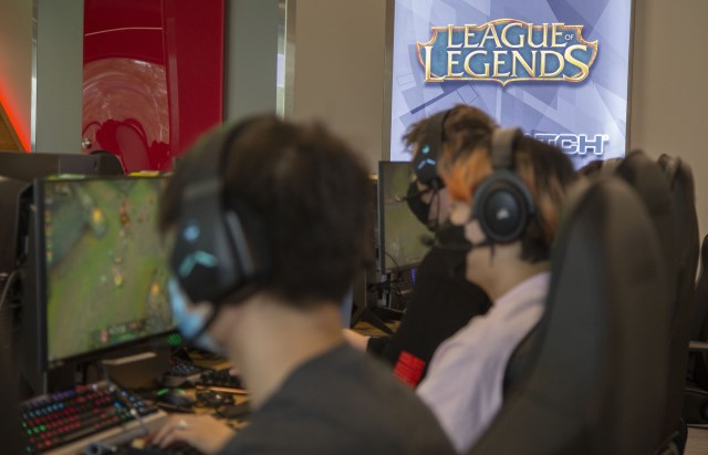 Premier League of Legends Tryouts